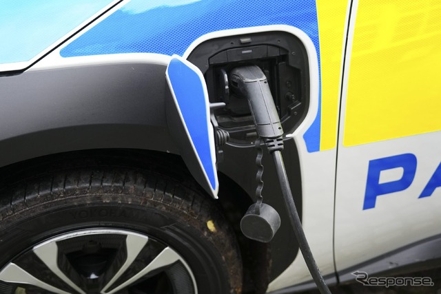 トヨタ bZ4X の英国ロンドン公園警察のポリスカー仕様