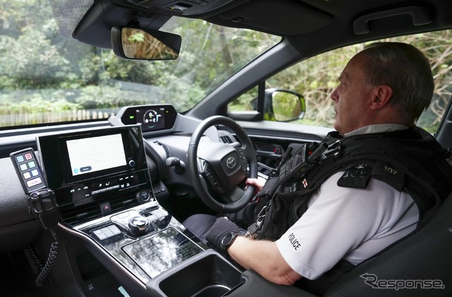 トヨタ bZ4X の英国ロンドン公園警察のポリスカー仕様