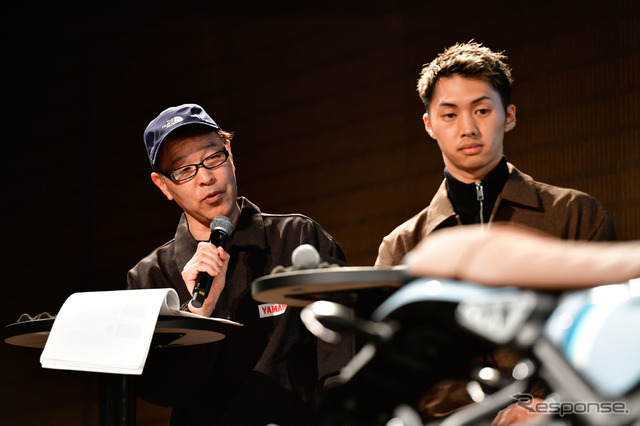 ヤマハ XSR125 プロジェクトリーダーの平井史泰氏(左)とデザイナーの保井康佑氏(右)
