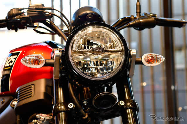 ヤマハ XSR125 ABS