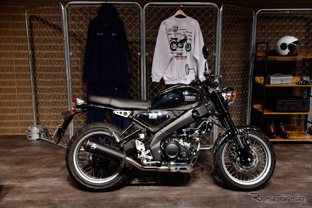 ヤマハ XSR125発売に合わせ、アパレルブランド「FRAKS STORE」とのコラボも発表
