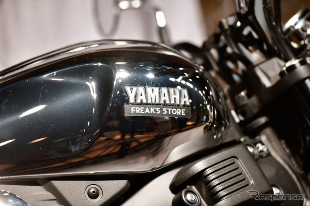 ヤマハ XSR125発売に合わせ、アパレルブランド「FRAKS STORE」とのコラボも発表