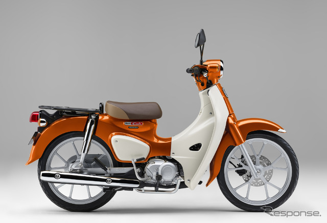 ホンダ スーパーカブ110（フレアオレンジメタリック）