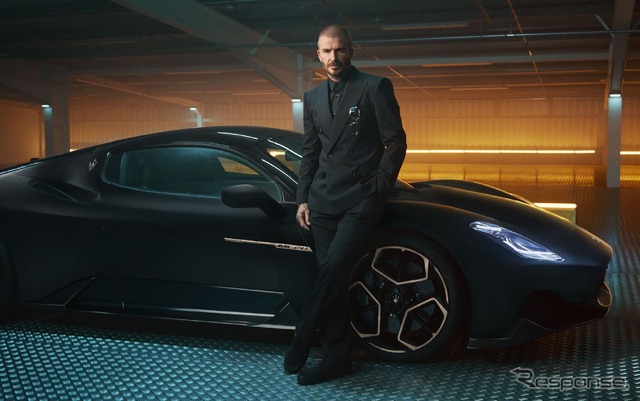 マセラティ MC20 ノッテ とデビッド・ベッカム氏