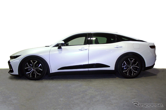 「SpecS車高調キット」 SpecS 車高調キット［01011209134-qq］トヨタ・クラウンクロスオーバー（AZSH35/TZSH35）用実装例（フロント：マイナス73mm～プラス1mm／リア：マイナス43mm～マイナス9mm）