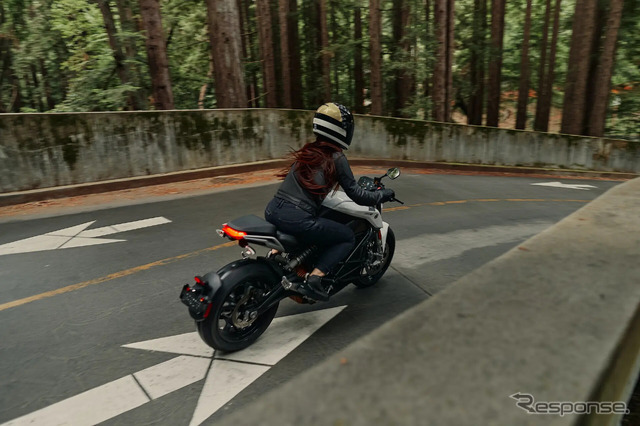 ゼロモーターサイクルズの モデル S