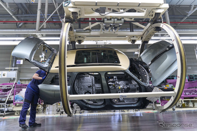 BMWグループの独ライプツィヒ工場で生産を開始したMINI カントリーマン(クロスオーバー)新型
