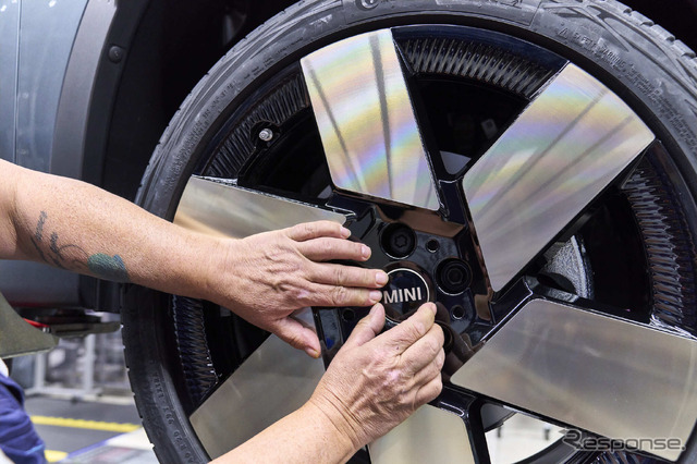 BMWグループの独ライプツィヒ工場で生産を開始したMINI カントリーマン(クロスオーバー)新型