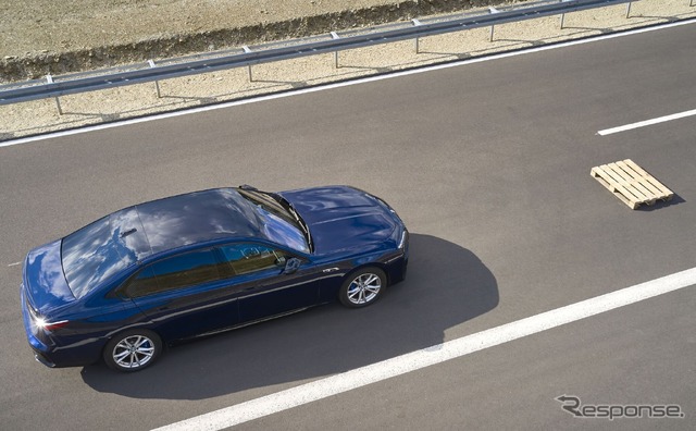 「BMWパーソナル・パイロットL3」を装着したBMW 7シリーズ 新型
