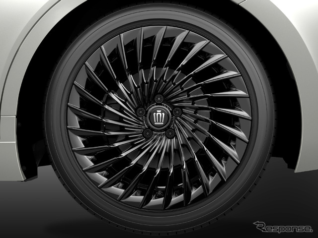 トヨタ クラウンセダン ブラックパッケージ(245/45ZR20タイヤ&20×8 1/2Jアルミホイール(ブラックスパッタリング塗装))