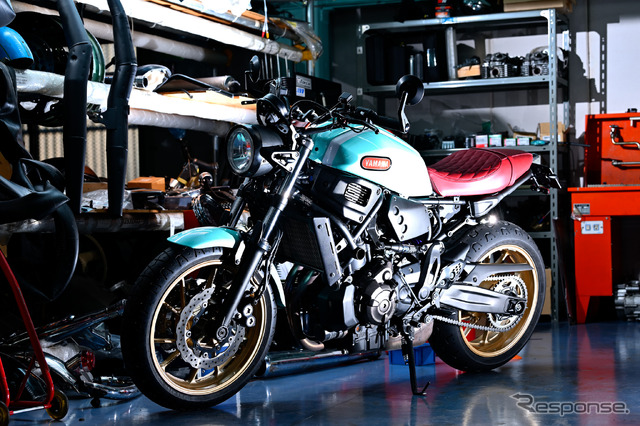 指出瑞貴カスタムのヤマハ XSR700