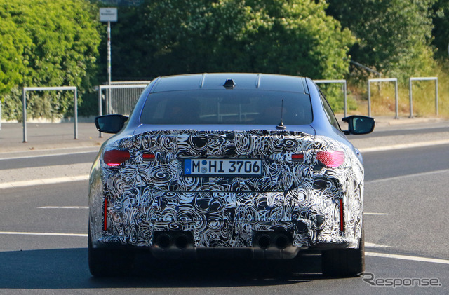 BMW M4クーペ 改良新型プロトタイプ(スクープ写真)