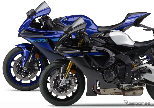 ヤマハ YZF-R1の新色ブルー(奥)とYZF-R1Mの新色カーボン(手前)