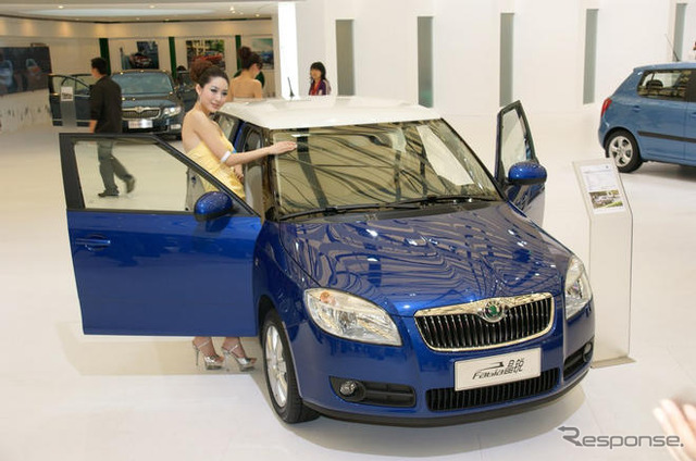 【上海モーターショー09】VWブースは 新型パサート & ゴルフ に環境技術
