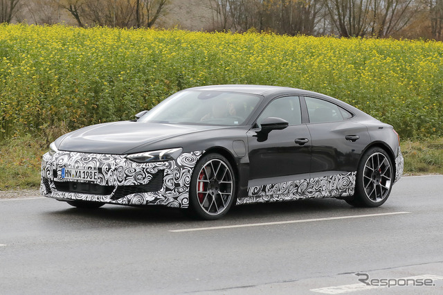 アウディ e-tron GT 改良新型プロトタイプ(スクープ写真)