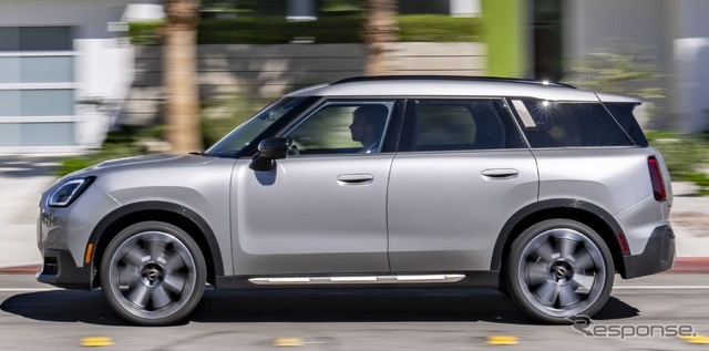 MINI カントリーマン 新型の「カントリーマンS ALL4」(米国仕様)