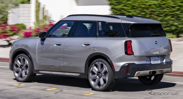 MINI カントリーマン 新型の「カントリーマンS ALL4」(米国仕様)