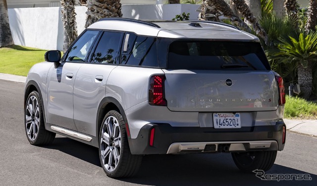 MINI カントリーマン 新型の「カントリーマンS ALL4」(米国仕様)