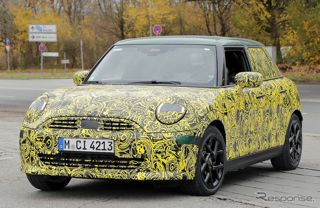 MINI 5ドアハッチバック ICEモデル 改良新型プロトタイプ(スクープ写真)