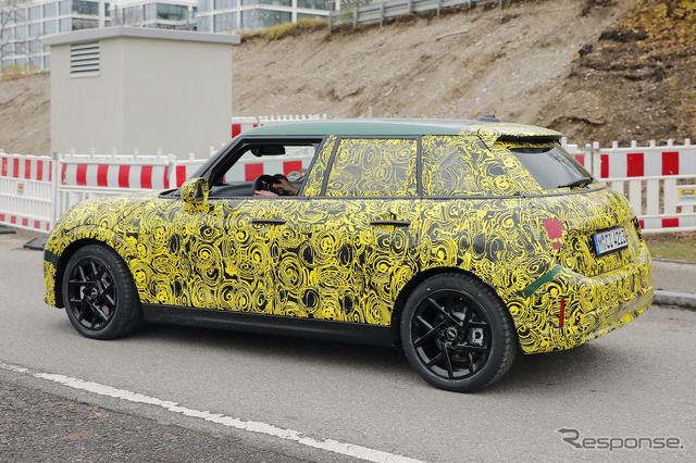 MINI 5ドアハッチバック ICEモデル 改良新型プロトタイプ(スクープ写真)