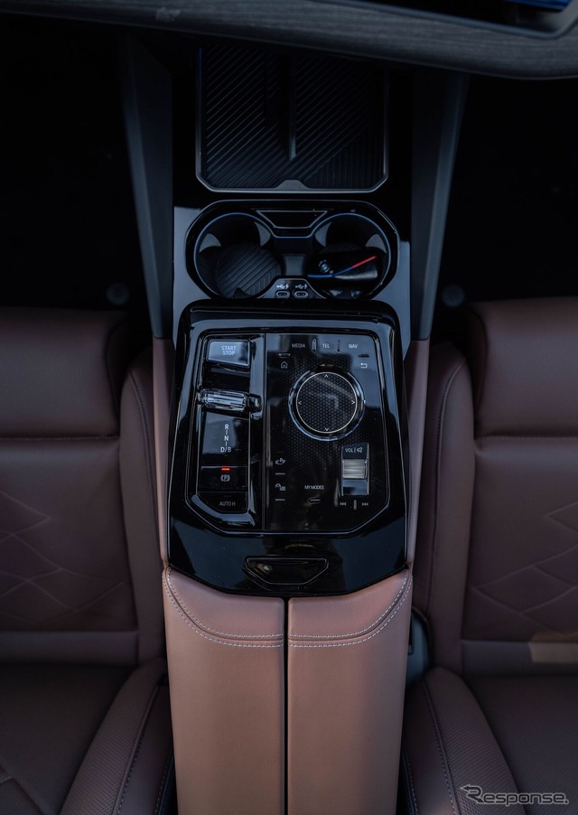 BMW i5 の「M60 xDrive」