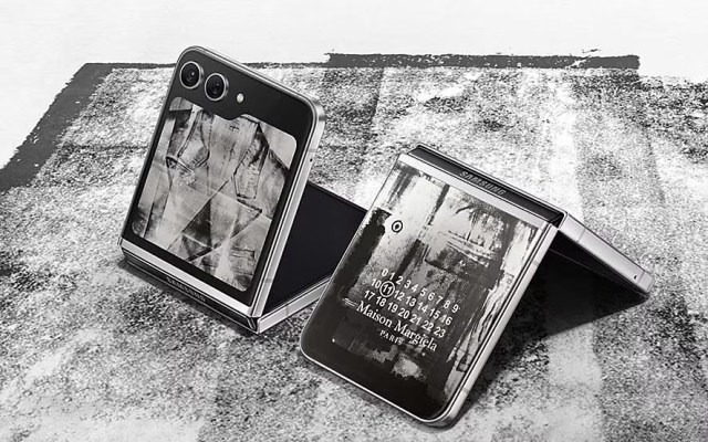「ベンツフォン」再来、Galaxy Z Flip5 Retroを韓国で見てきた。マット仕上げで落ち着いた雰囲気、大人の男性も違和感なく使えるデザインが好印象(山根康宏)