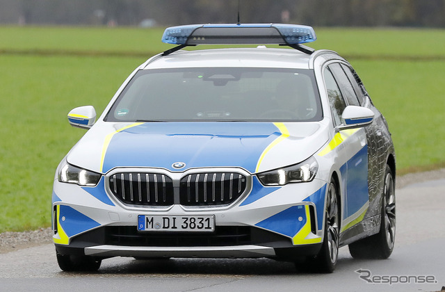 BMW 5シリーズ ツーリング新型 ポリスカー仕様のプロトタイプ(スクープ写真)