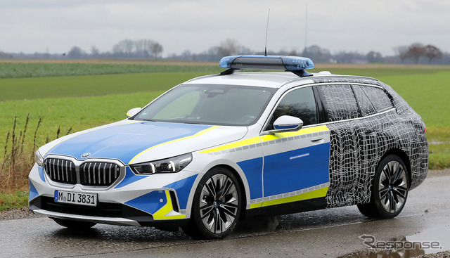 BMW 5シリーズ ツーリング新型 ポリスカー仕様のプロトタイプ(スクープ写真)