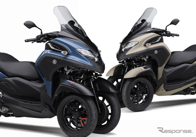 ヤマハ トリシティ300 ABS。グレーイッシュブルー(左)とマットベージュ(右)