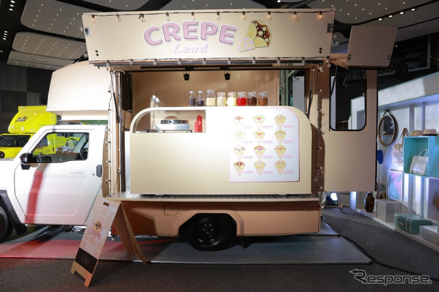 トヨタ・ハイラックス・チャンプ の移動販売車(クレープショップ)