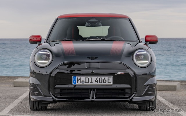 MINI クーパー SE 新型の「ジョン・クーパー・ワークス」仕様