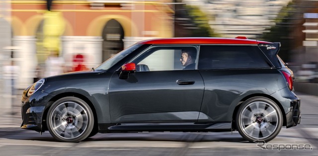 MINI クーパー SE 新型の「ジョン・クーパー・ワークス」仕様