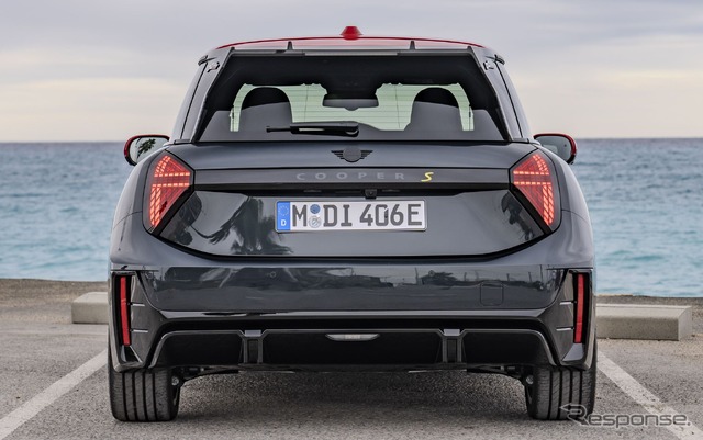 MINI クーパー SE 新型の「ジョン・クーパー・ワークス」仕様