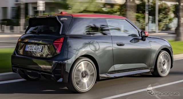 MINI クーパー SE 新型の「ジョン・クーパー・ワークス」仕様