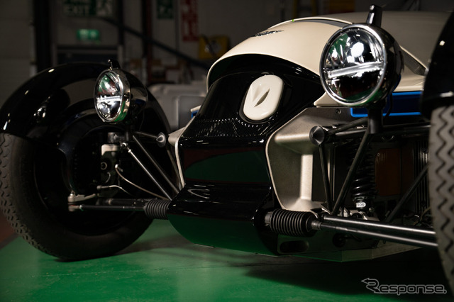 モーガン・スーパー3 をベースにしたEVプロトタイプ「XP-1」