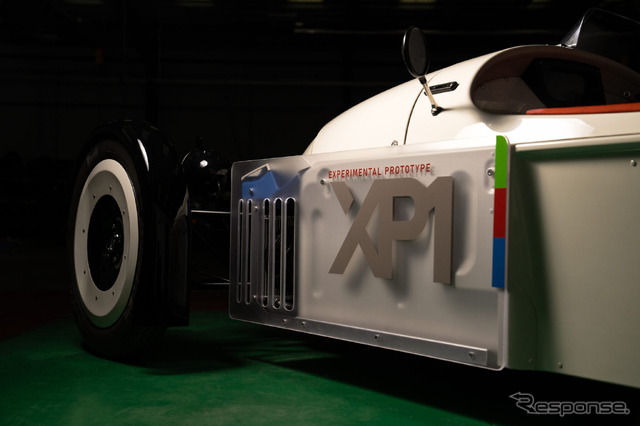 モーガン・スーパー3 をベースにしたEVプロトタイプ「XP-1」