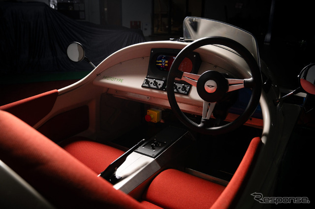 モーガン・スーパー3 をベースにしたEVプロトタイプ「XP-1」