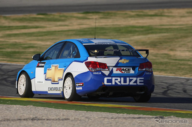 シボレー クルーズ WTCC …フランス映画に登場