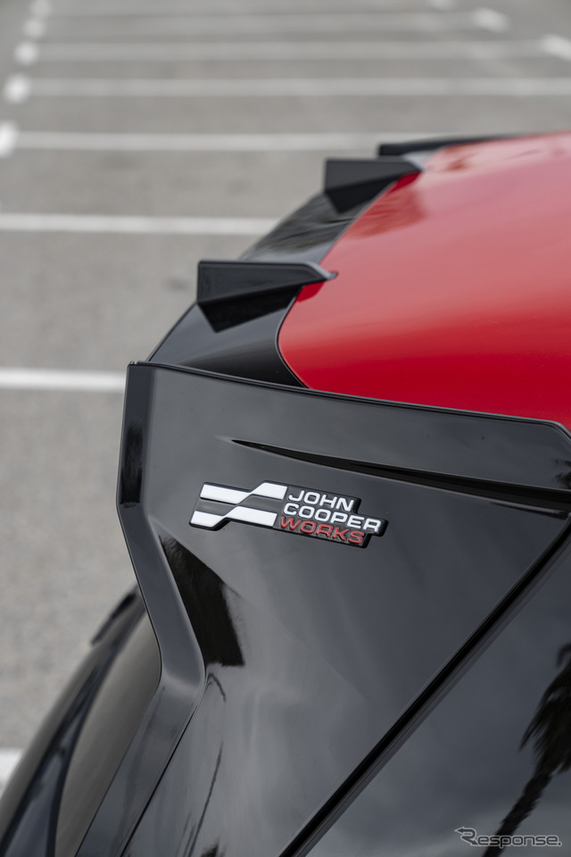 MINI クーパー SE 新型の「ジョン・クーパー・ワークス」仕様
