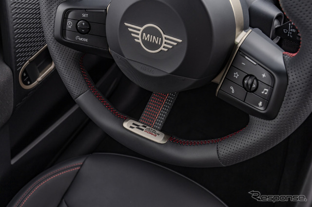 MINI クーパー SE 新型の「ジョン・クーパー・ワークス」仕様