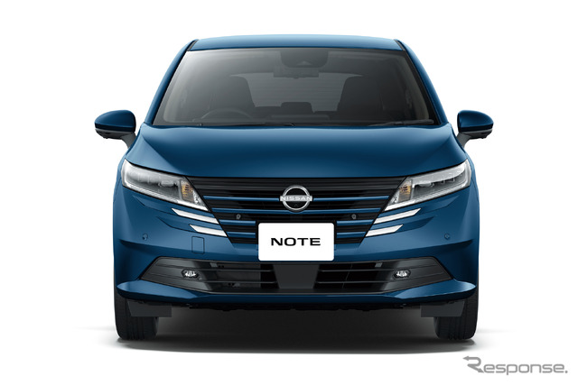 日産ノート(オーロラフレアブルーパール)