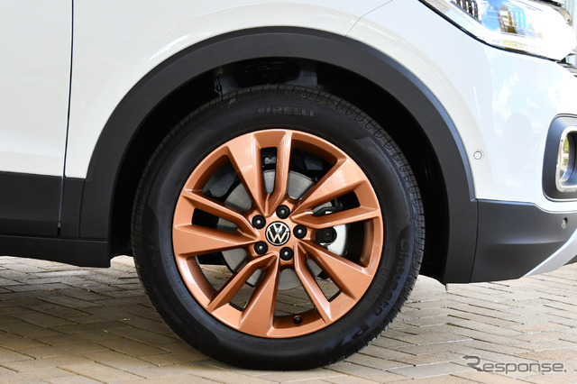 VW Tクロス カッパースタイルのエクステリアで最大の特徴は、カッパー(銅)色のホイール