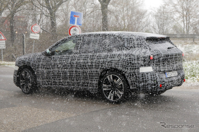 BMW iX3 後継モデルの「ノイエ・クラッセSUV」プロトタイプ(スクープ写真)