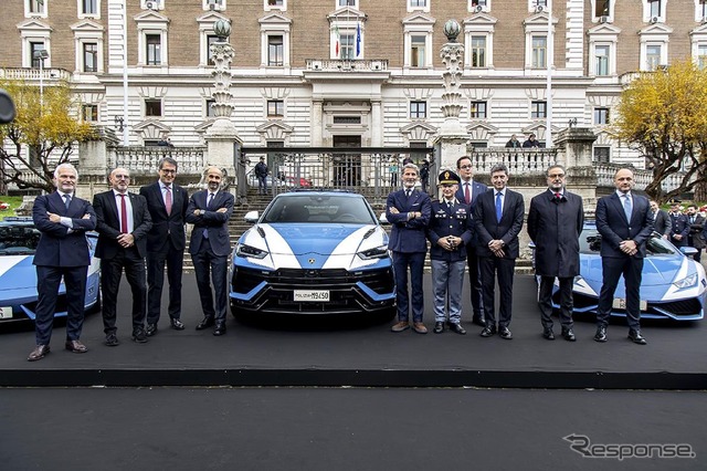 ランボルギーニ・ウルス・ペルフォルマンテ のイタリア高速道路警察ポリスカー