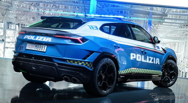 ランボルギーニ・ウルス・ペルフォルマンテ のイタリア高速道路警察ポリスカー