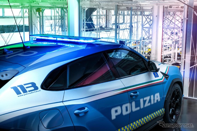ランボルギーニ・ウルス・ペルフォルマンテ のイタリア高速道路警察ポリスカー