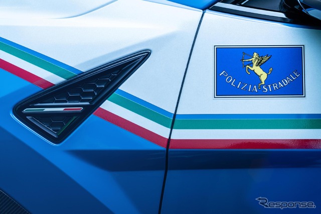 ランボルギーニ・ウルス・ペルフォルマンテ のイタリア高速道路警察ポリスカー
