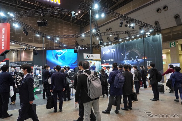 イブ・オートノミー、国際ロボット展で自動搬送車両「eve auto」を披露