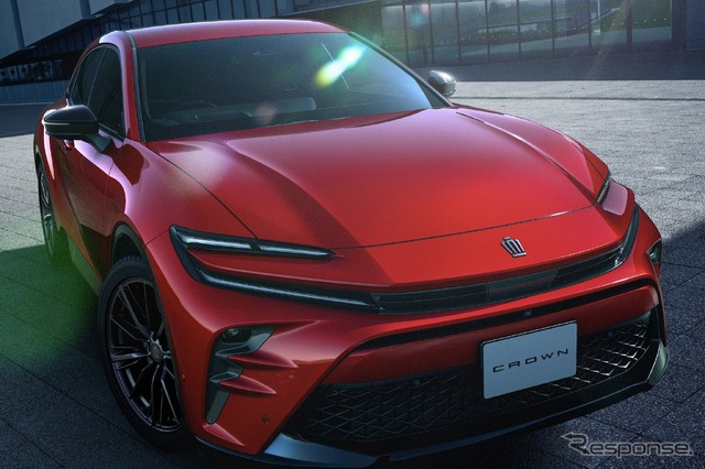 トヨタ・クラウンスポーツ（表紙の車）