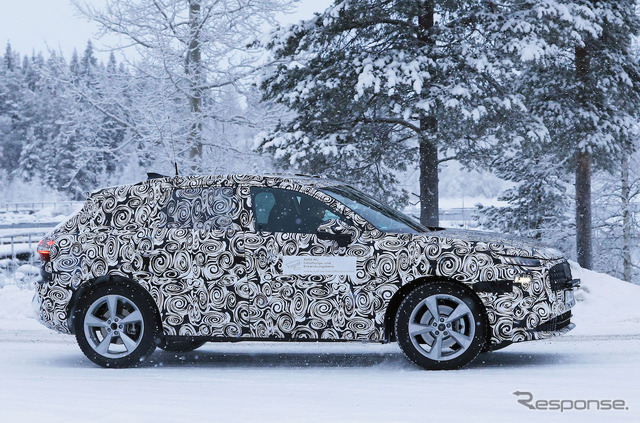 アウディ Q3 次期型プロトタイプ(スクープ写真)